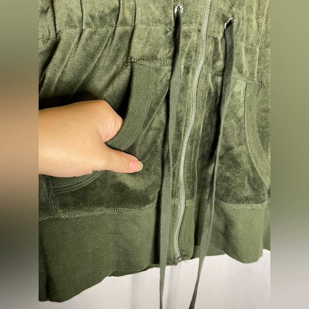 blu chic Preloved Olive Green Velour Women's Hoodie w/ Drawstring Middle Size M - Picture 3 of 10